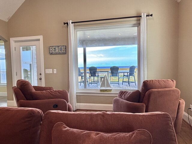 Image 8 for 2/2 Beach House