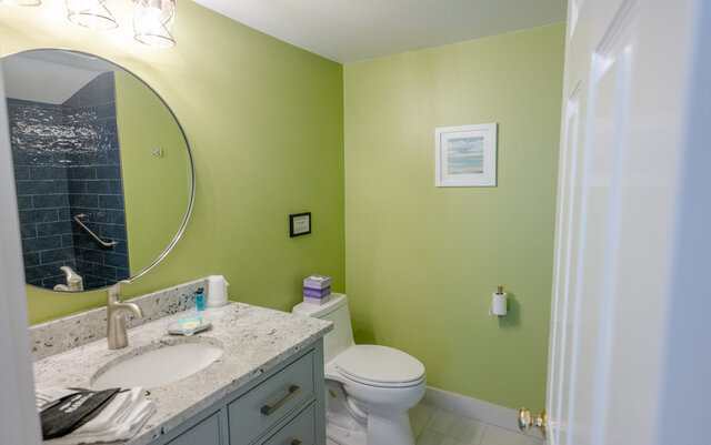 Image 6 for Sea Glass Room