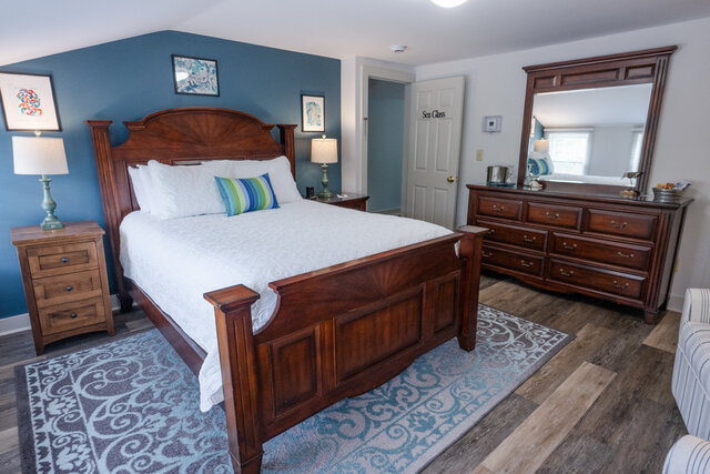 Image 3 for Sea Glass Room