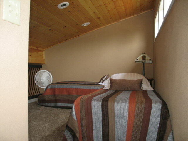 Image 16 for 1417) Executive Townhouse "Page Manor"