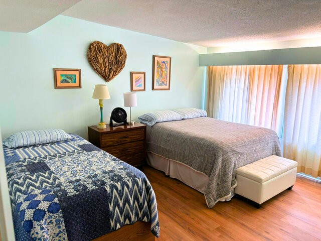 Image 15 for 6011) McCabe House