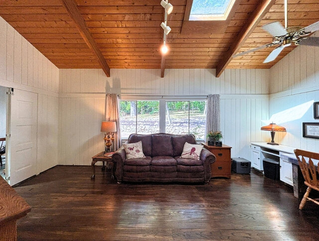 Image 16 for 6020) Thunderbird Lodge