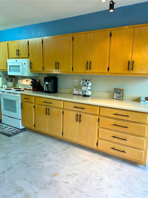 Image 14 for 2406) Bert's Nest