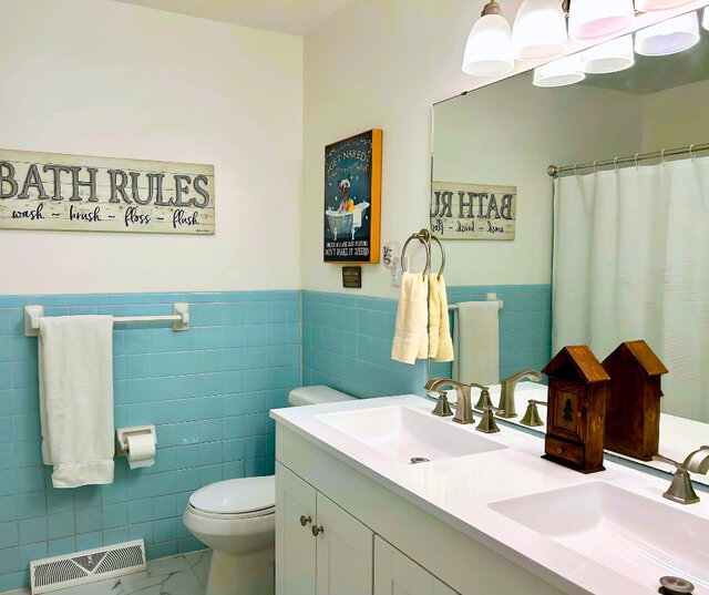 Image 21 for 6026) The Lake House