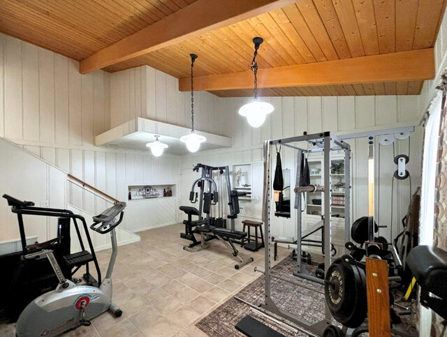 Image 11 for 6020) Thunderbird Lodge