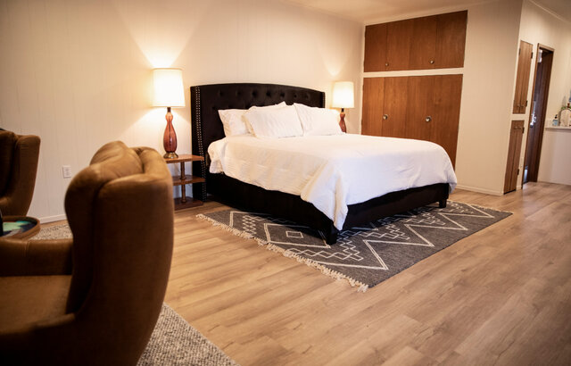 Image 4 for 105) Cooper's Pointe Suite 105