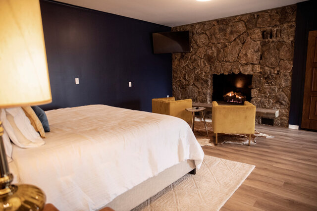 Image 4 for 101) Cooper's Pointe Suite 101