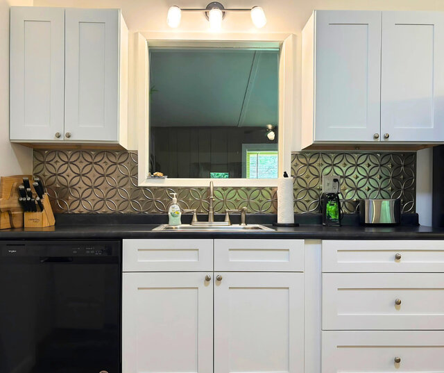 Image 11 for 6026) The Lake House