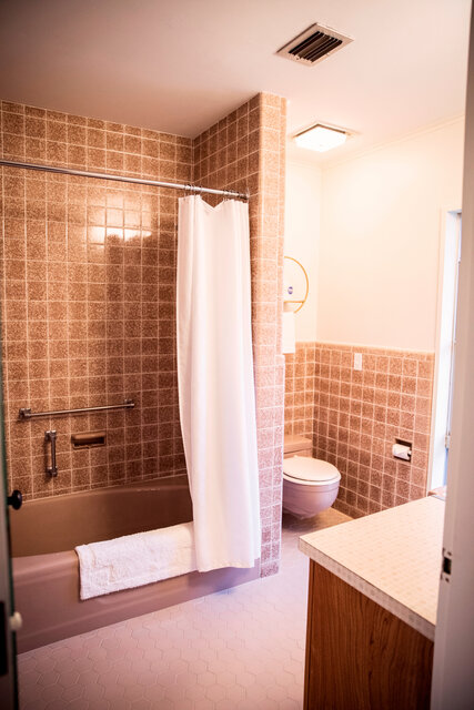 Image 10 for 200) Cooper's Pointe Guest House