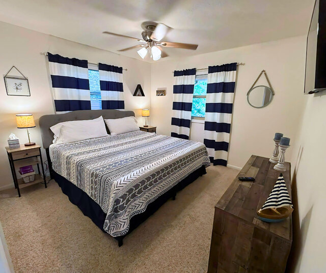 Image 3 for 6026) The Lake House