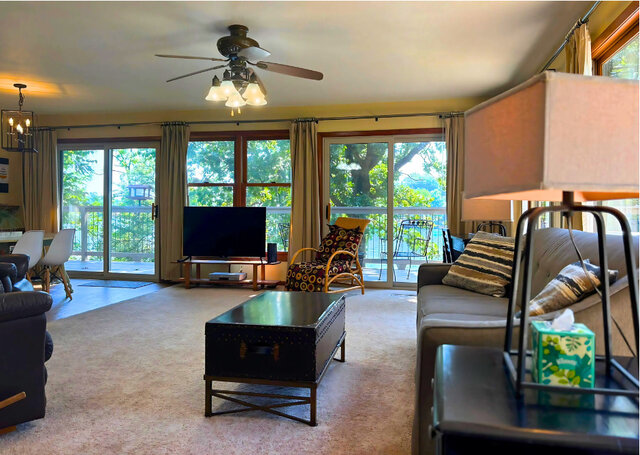 Image 6 for 6337) "Lakeside Blue Bungalow" on Thunderbird