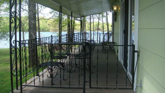 Image 4 for 6123) "Green Gables"