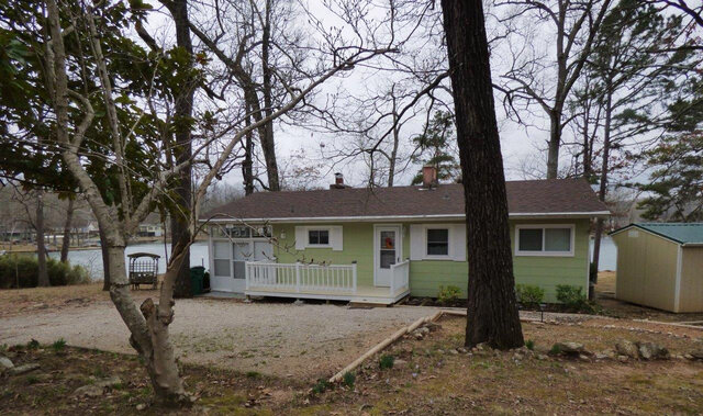 Image 1 for 6123) "Green Gables"