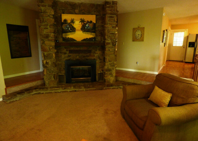 Image 6 for 6084) Peace on Powhatan