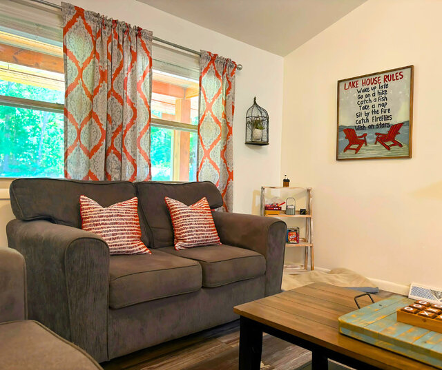 Image 8 for 6026) The Lake House