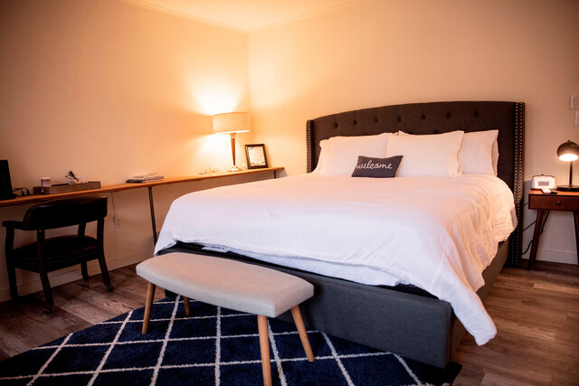 Image 11 for 200) Cooper's Pointe Guest House