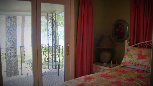 Image 23 for 6123) "Green Gables"