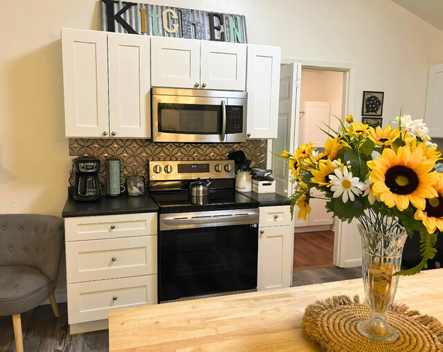 Image 2 for 6026) The Lake House