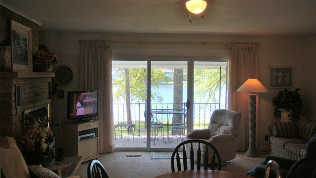 Image 13 for 6123) "Green Gables"