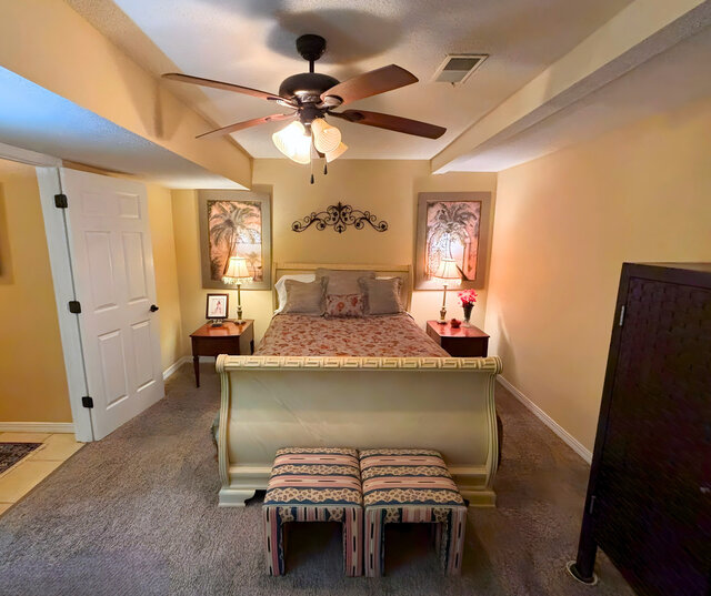 Image 3 for 1417) Executive Townhouse "Page Manor"