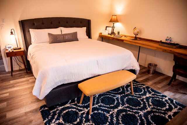 Image 8 for 200) Cooper's Pointe Guest House