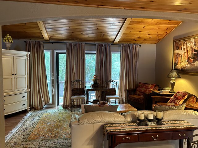 Image 4 for 1417) Executive Townhouse "Page Manor"