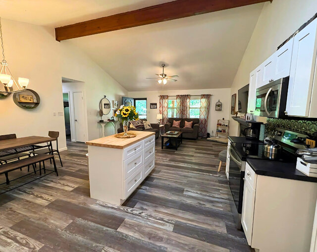 Image 20 for 6026) The Lake House