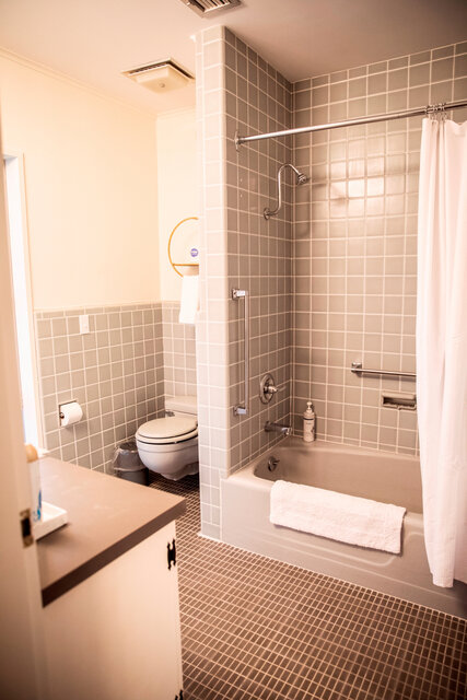 Image 14 for 200) Cooper's Pointe Guest House