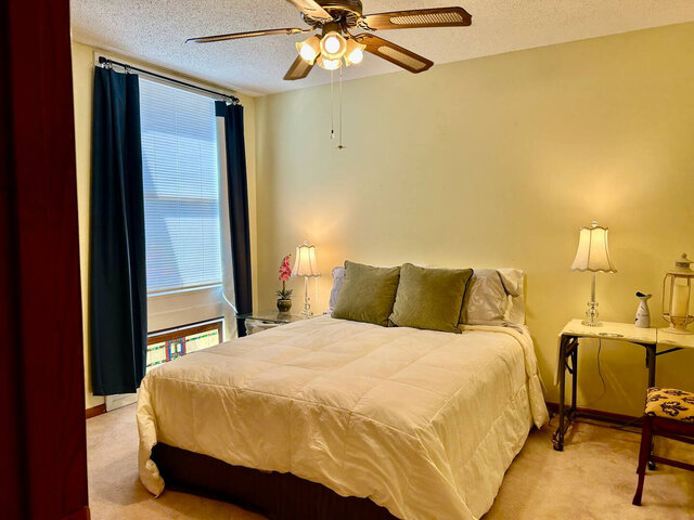 Image 4 for 2433) The Dancing Fox