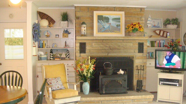 Image 16 for 6123) "Green Gables"