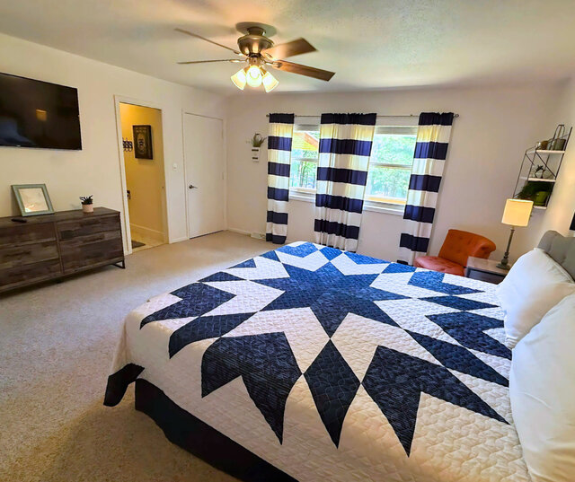 Image 6 for 6026) The Lake House