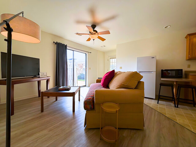 Image 10 for 106) Cooper's Pointe Suite 106