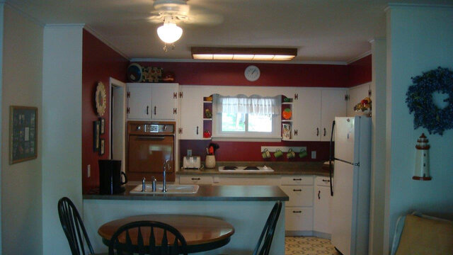 Image 19 for 6123) "Green Gables"