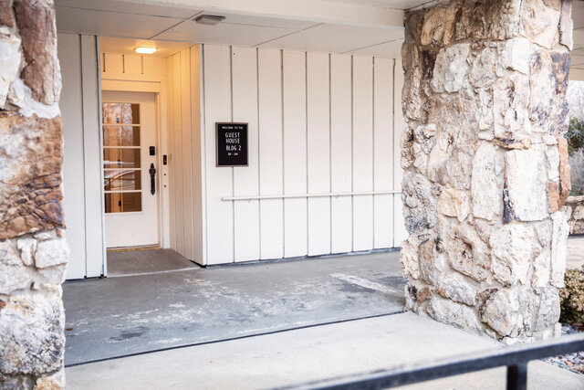 Image 3 for 200) Cooper's Pointe Guest House