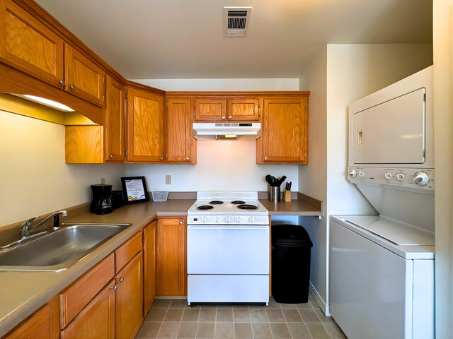 Image 7 for 106) Cooper's Pointe Suite 106