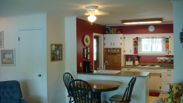 Image 17 for 6123) "Green Gables"