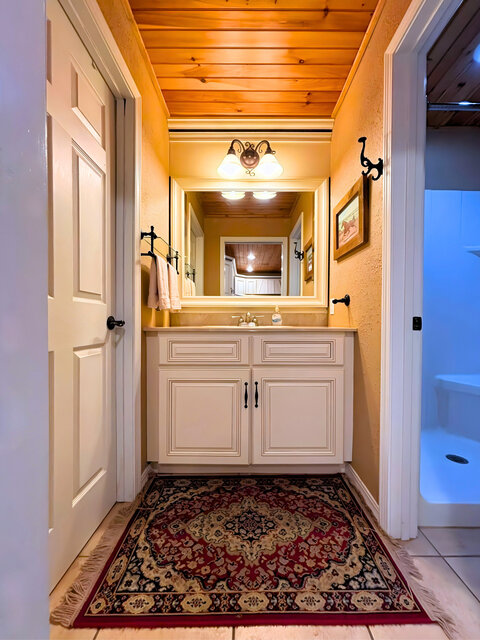 Image 5 for 1417) Executive Townhouse "Page Manor"
