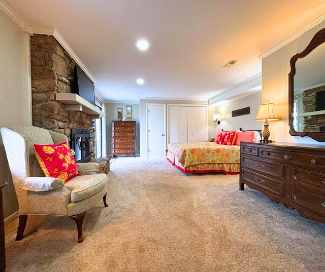 Image 2 for 6021) The 21 Club