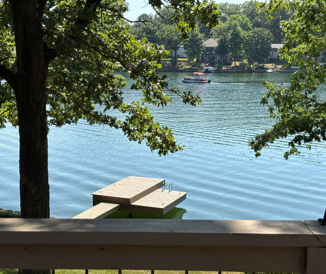 Image 15 for 6337) "Lakeside Blue Bungalow" on Thunderbird