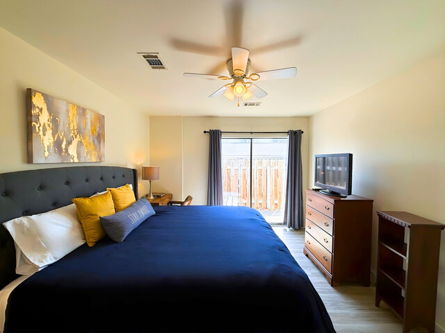 Image 5 for 106) Cooper's Pointe Suite 106