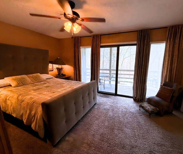 Image 10 for 1417) Executive Townhouse "Page Manor"