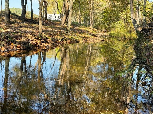 Image 18 for Creekside RV Full HookUp