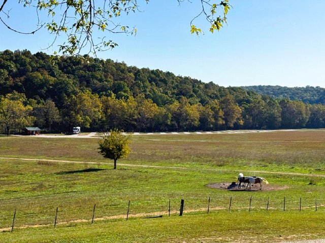 Image 17 for Creekside RV Full HookUp