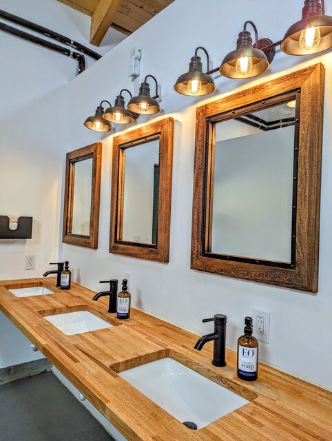 Image 12 for Premium Tent with 1 Queen