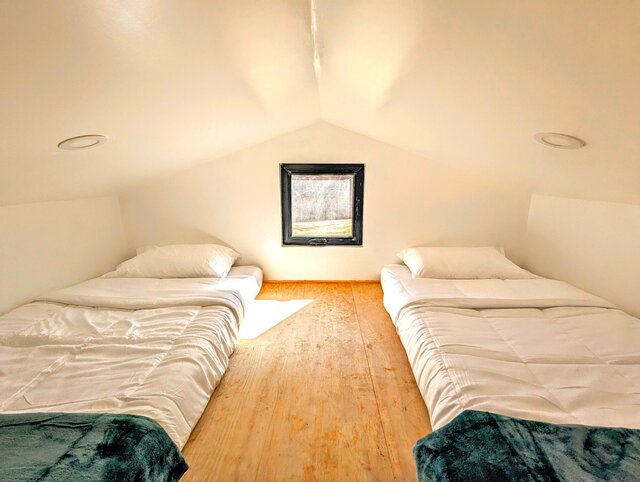 Image 5 for Classic Cabin Studio with 1 Queen & 2-3 Twins