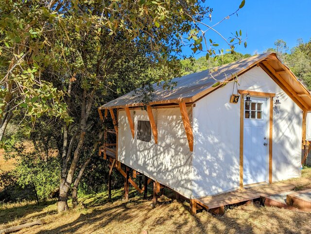 Image 7 for Premium Tent with 1 Queen