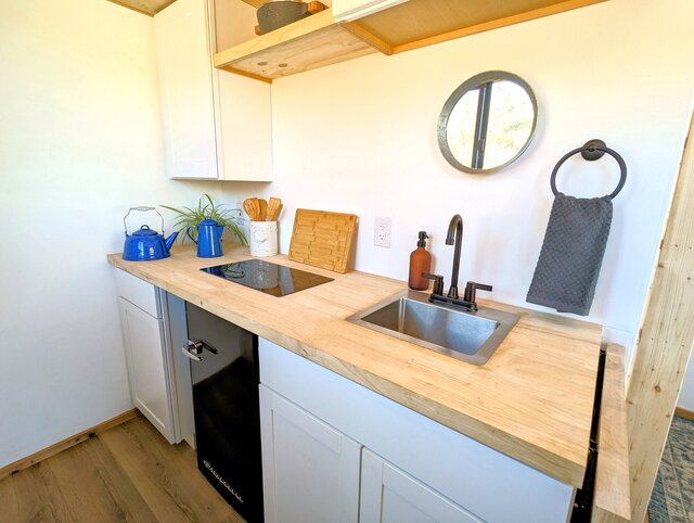 Image 4 for Classic Cabin Studio with 1 Queen & 2-3 Twins