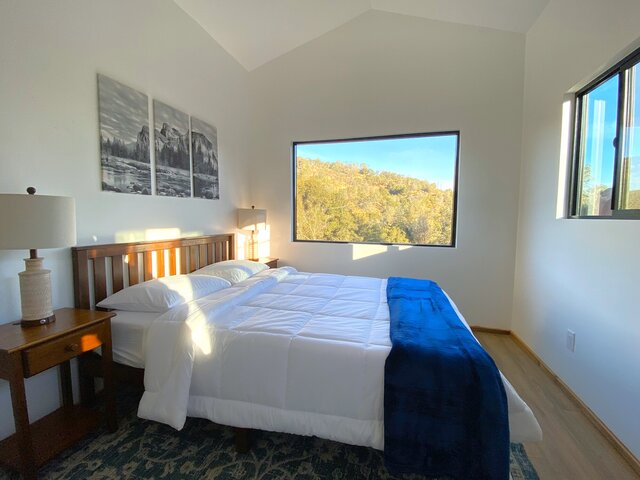 Image 2 for Classic Cabin Studio with 1 Queen & 2-3 Twins