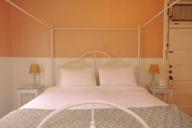 Image 1 for Queen Rooms