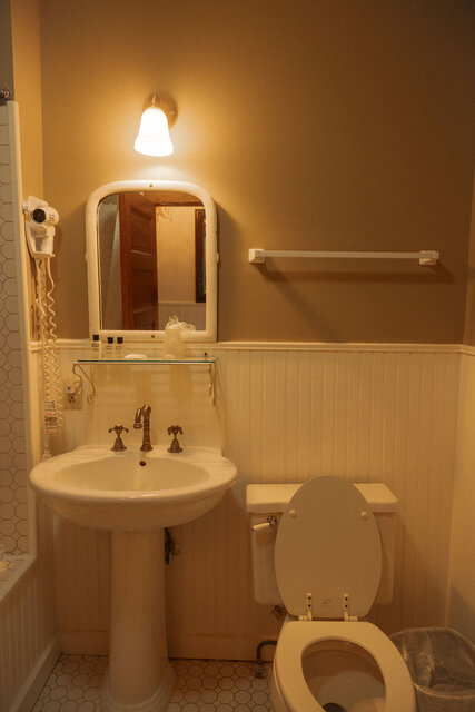 Image 9 for Queen Rooms